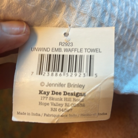 Embroidered Waffle Towel. White Towel with a Turtle & “Unwind at the Beach” - Picture 4 of 6